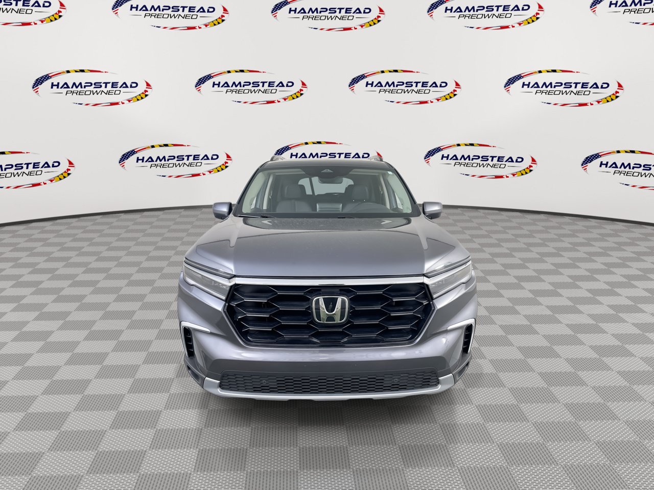 Used 2025 Honda Pilot Touring image 3