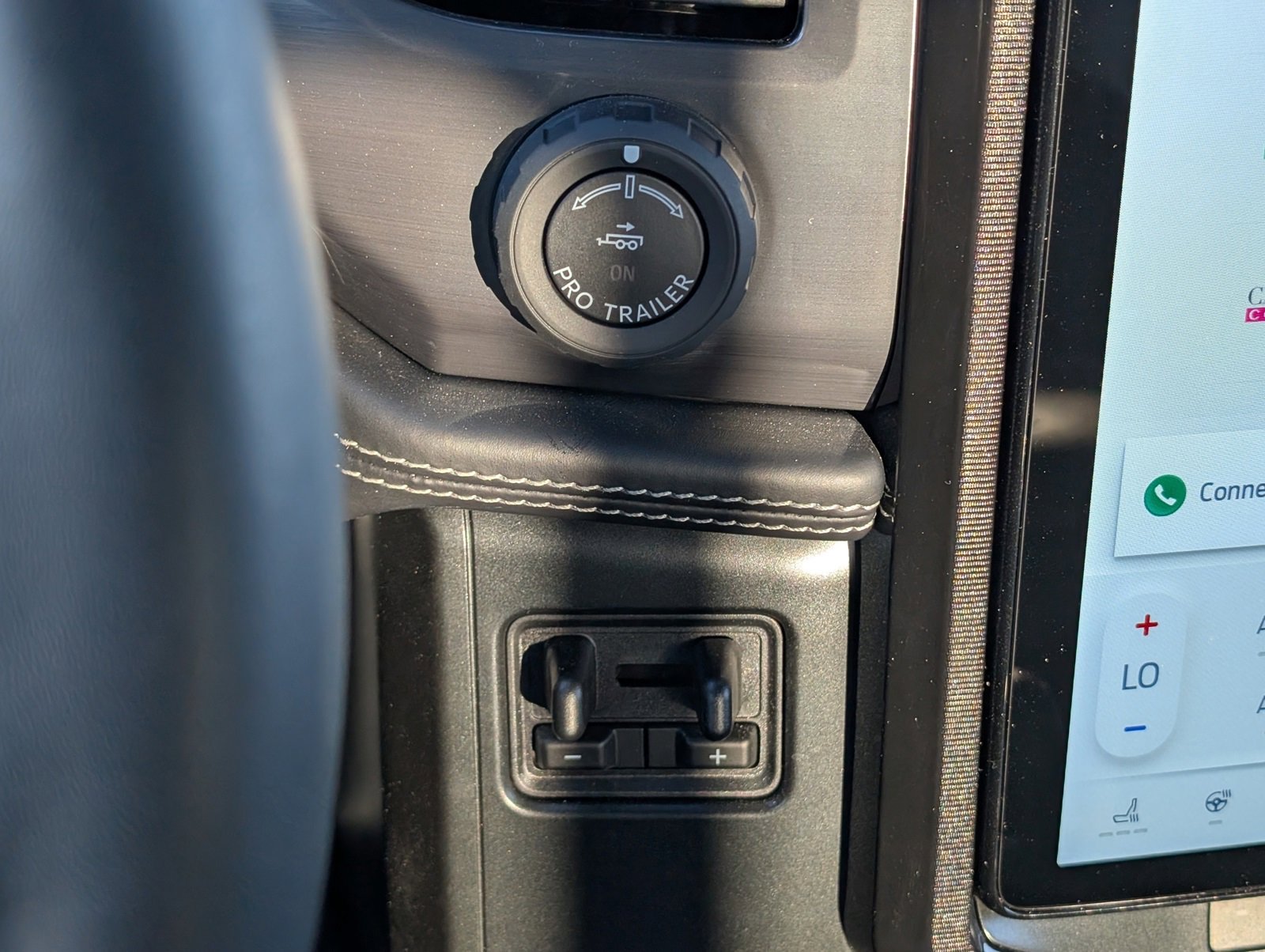 Used 2022 Ford F150 Lightning Platinum image 19