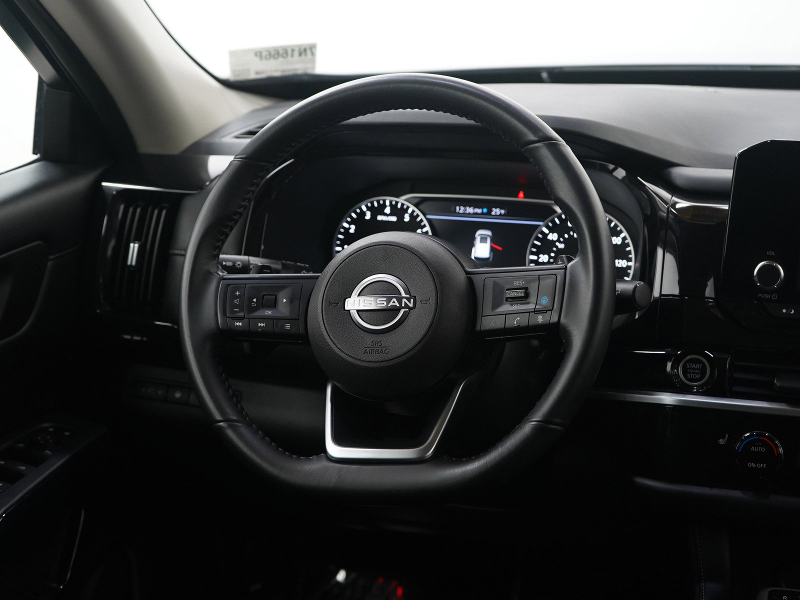 Used 2024 Nissan Pathfinder SV image 15