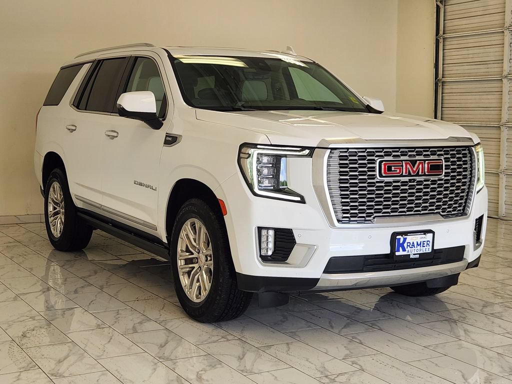 Used 2021 GMC Yukon Denali w/ Denali Premium Package AWD/4WD image 3
