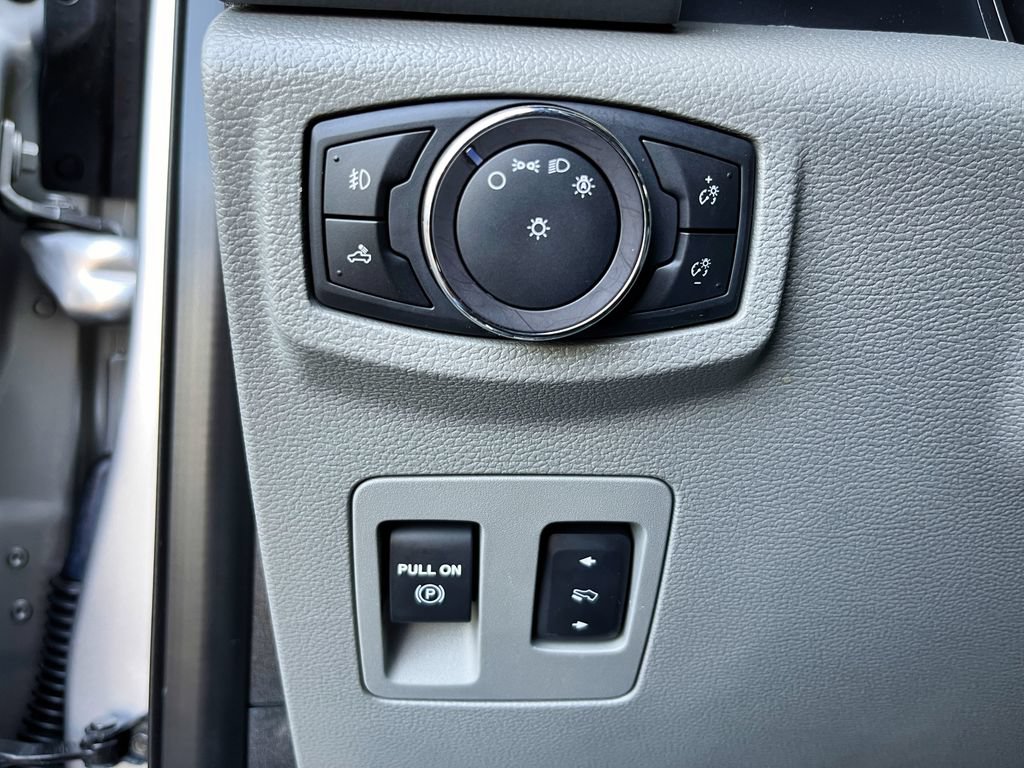 Used 2019 Ford F150 XLT w/ Equipment Group 302A Luxury AWD/4WD image 31