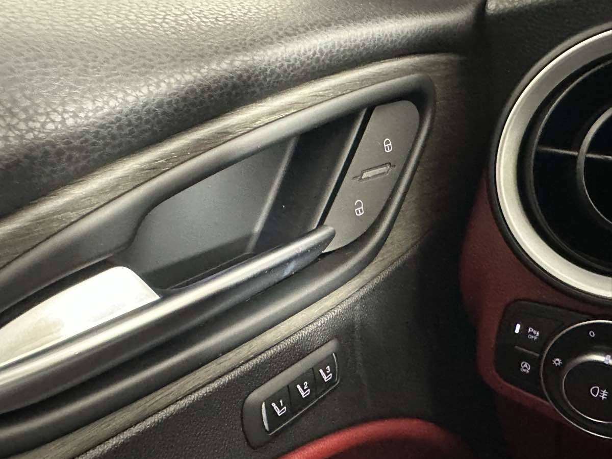 Used 2021 Alfa Romeo Stelvio Ti w/ Active Assist 2 Package TI image 44