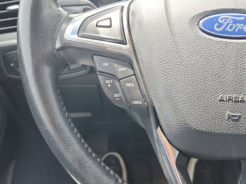 Used 2020 Ford Edge SEL image 25