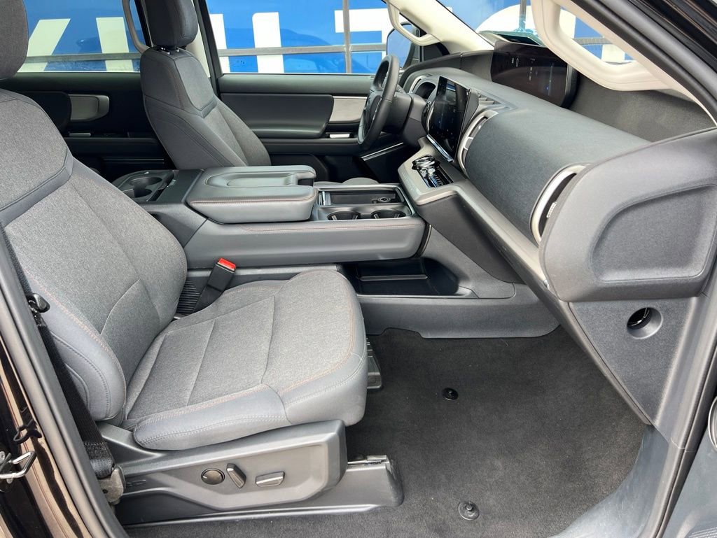 Used 2025 Ford Expedition Max Active RWD image 13