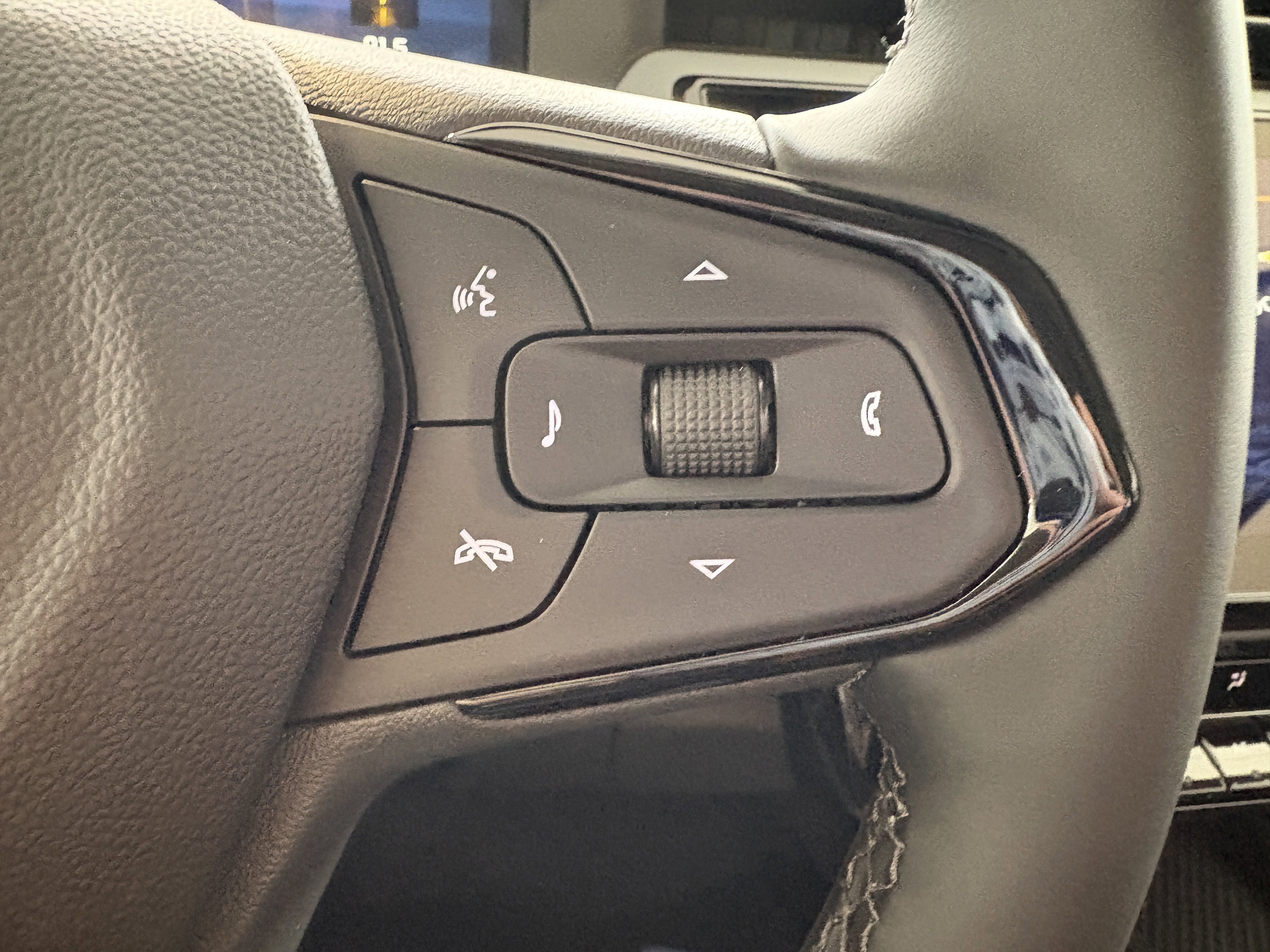 New 2027 Chevrolet Bolt RS w/ Technology Package image 13