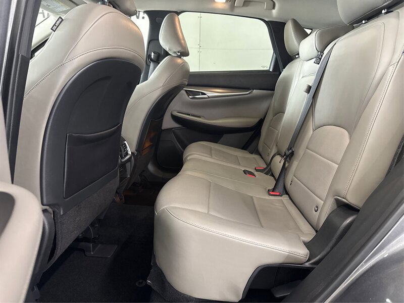 Used 2023 INFINITI QX50 Luxe FWD image 10