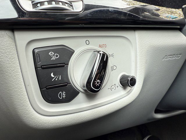 Used 2012 Audi A8 L 4.2 image 32