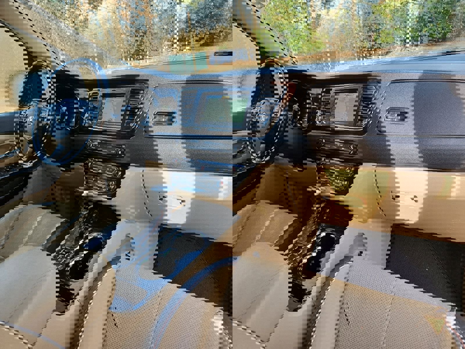 Used 2020 Kia Sedona SX image 16