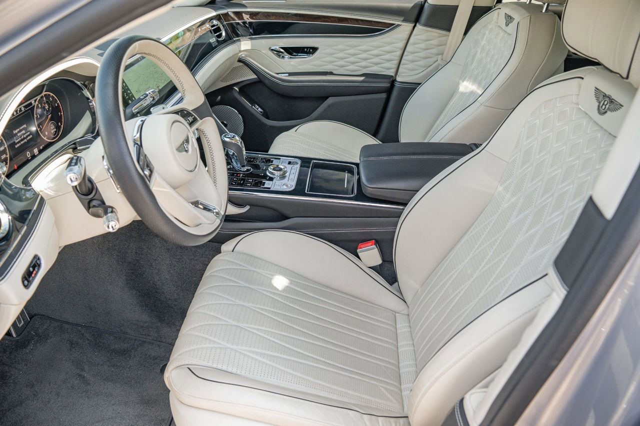 Used 2020 Bentley Flying Spur W12 image 18