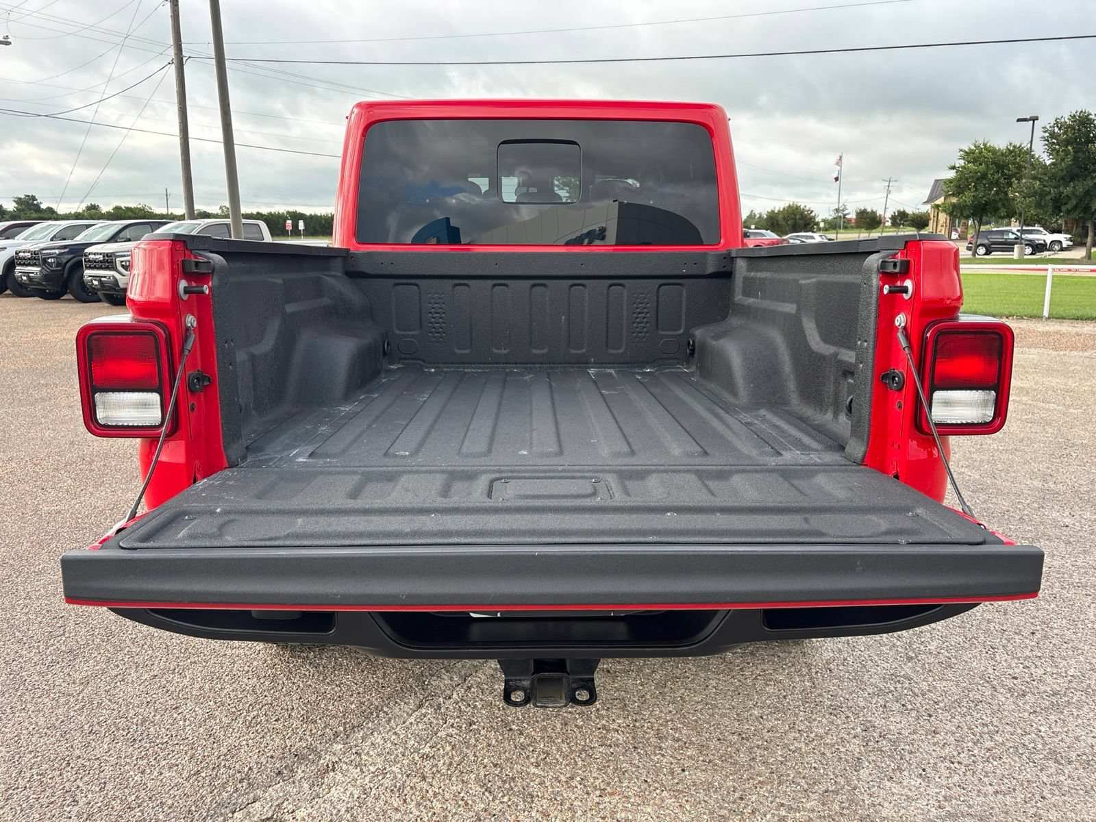 Used 2024 Jeep Gladiator Sport AWD/4WD image 30