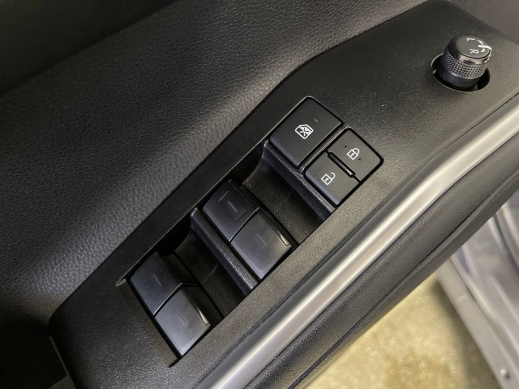 Certified 2025 Toyota Highlander XSE image 16