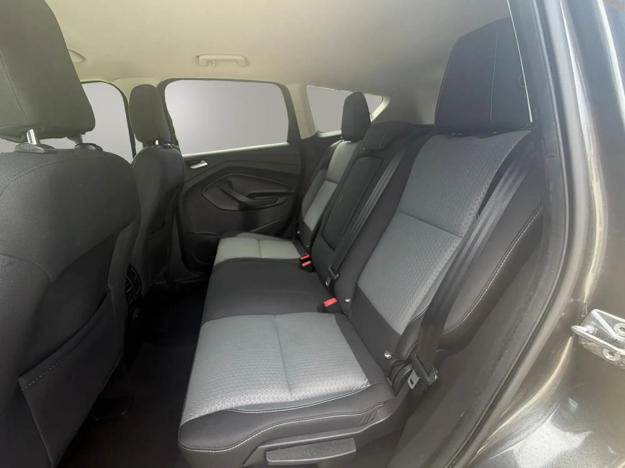 Used 2018 Ford Escape SE FWD image 30