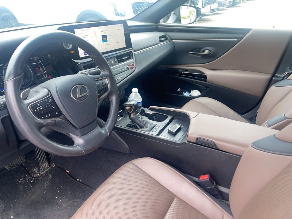 Used 2023 Lexus ES 300h w/ Premium Package image 6