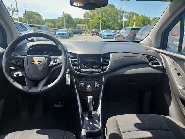 Used 2020 Chevrolet Trax LT FWD image 12