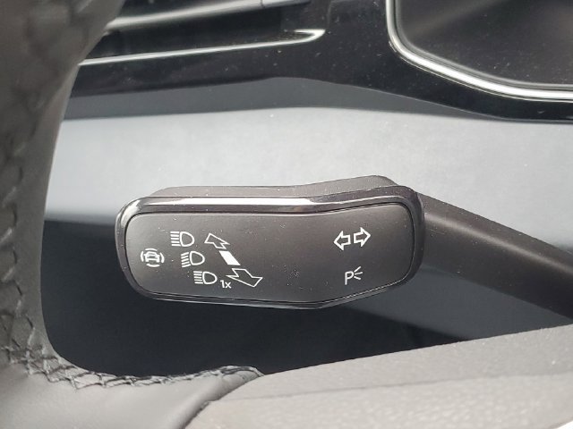 New 2026 Volkswagen Jetta SE FWD image 17