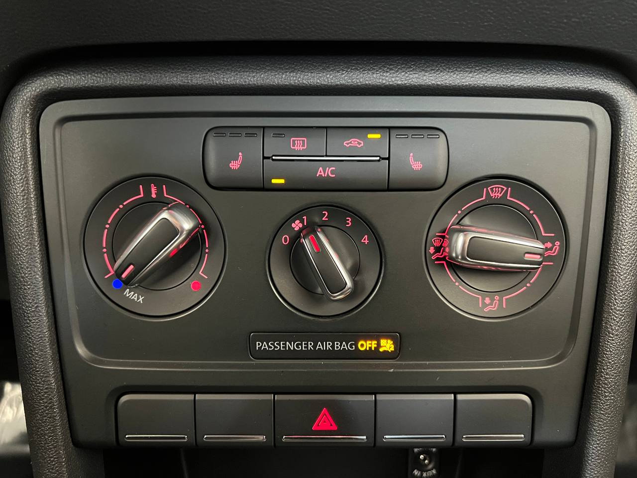 Used 2013 Volkswagen Beetle 2.5 image 18