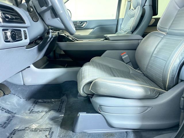 Used 2021 Lincoln Navigator L Black Label w/ Cargo Convenience Package image 4