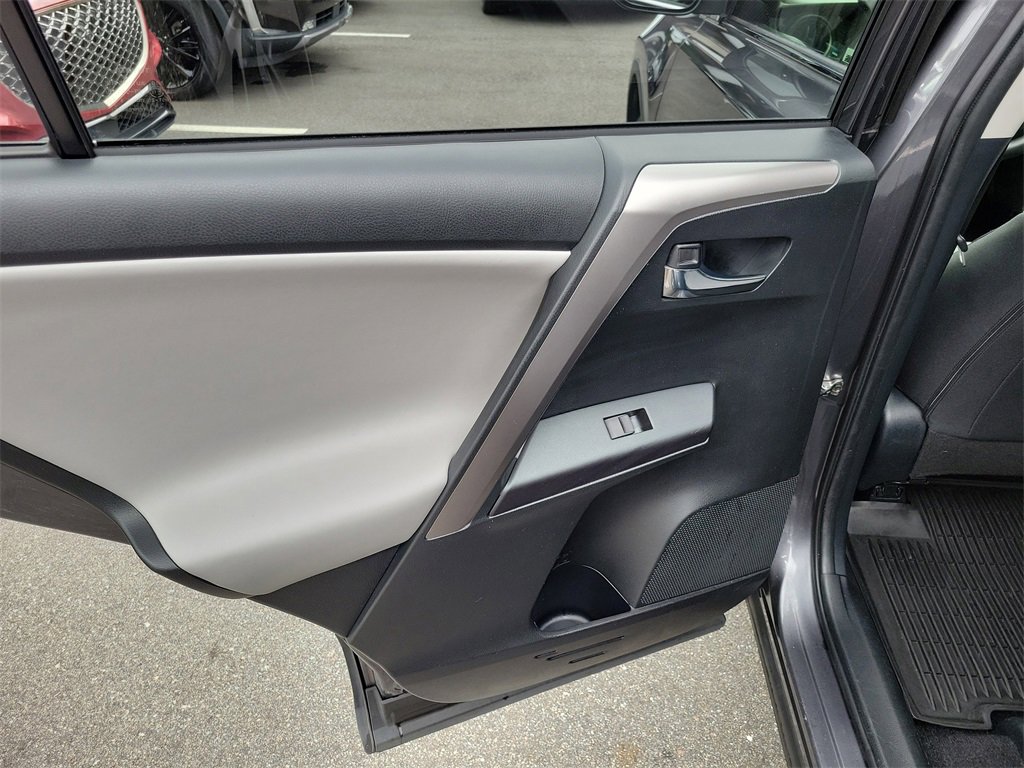 Used 2018 Toyota RAV4 XLE image 44