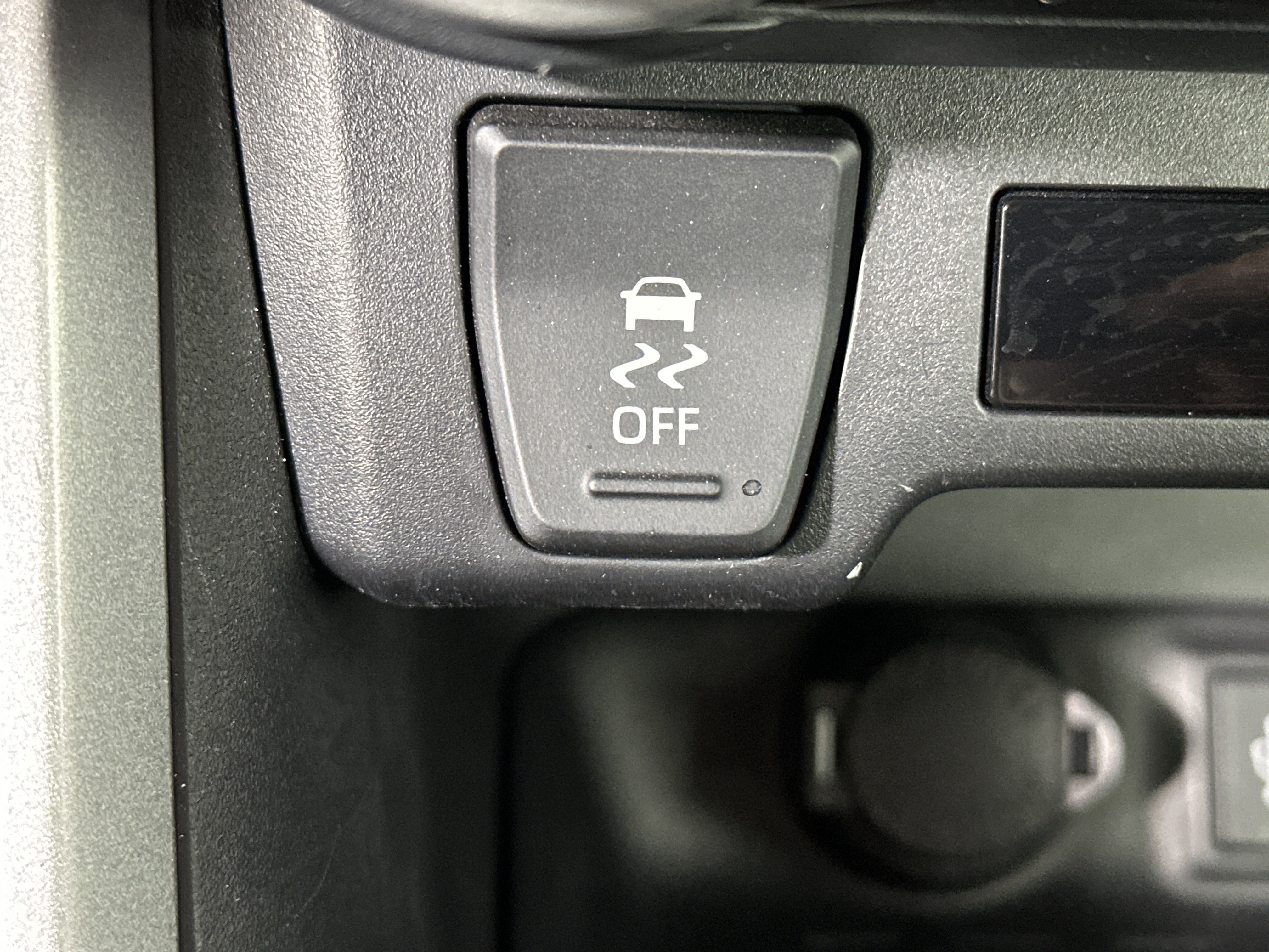 Used 2024 Toyota RAV4 LE image 20