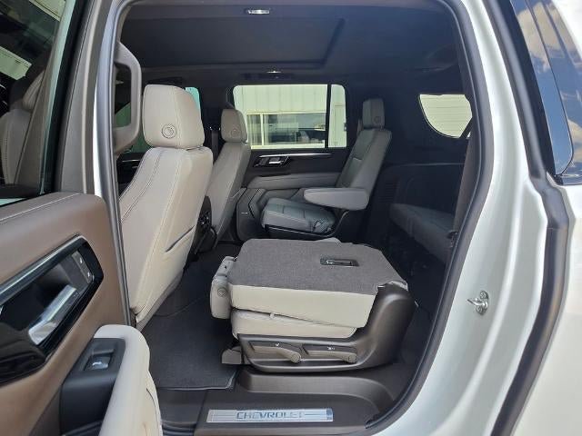 New 2027 Chevrolet Suburban Z71 w/ Comfort Package AWD/4WD image 30