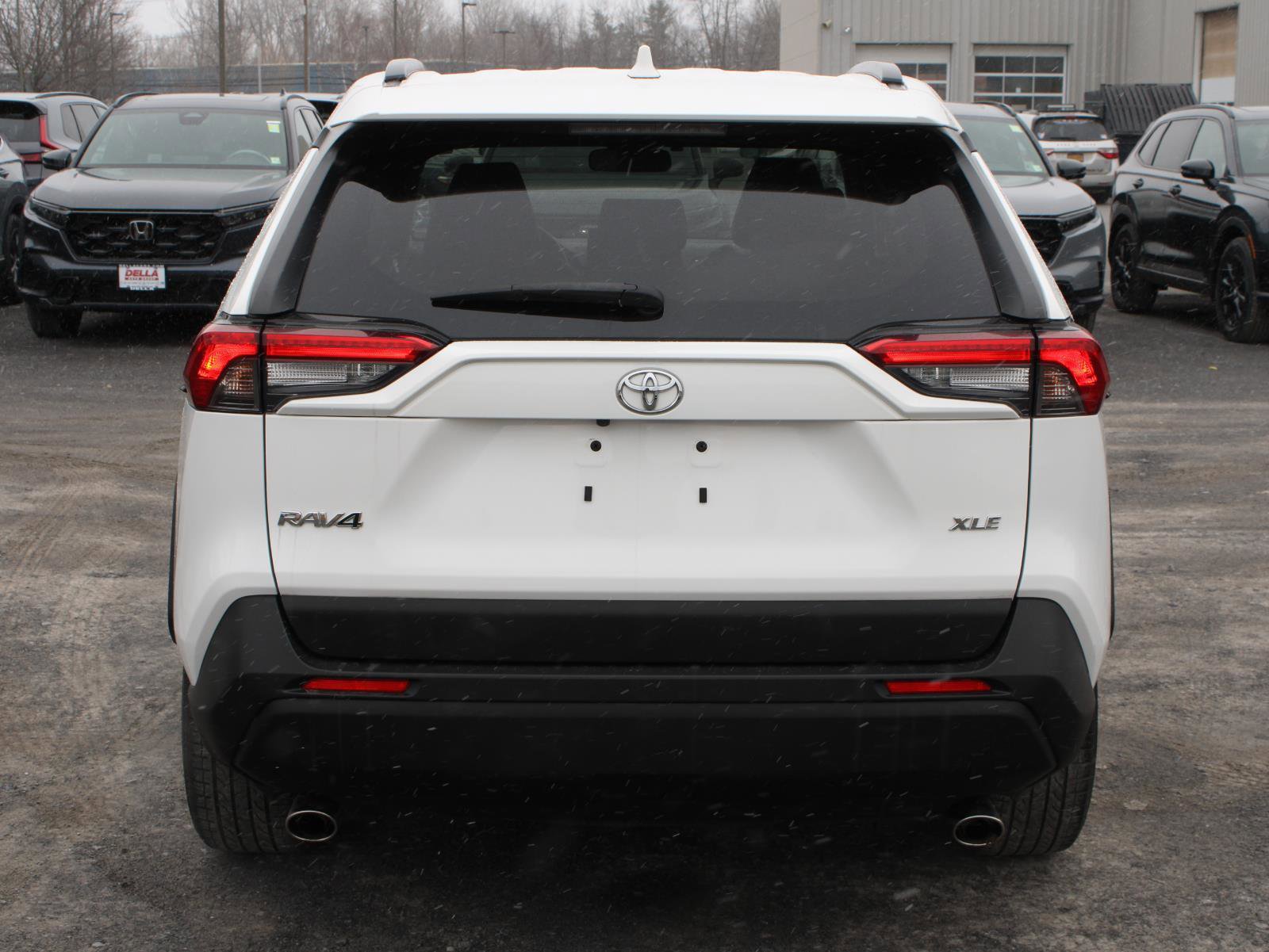 Used 2019 Toyota RAV4 XLE Premium w/ Cold Weather Package FWD image 6
