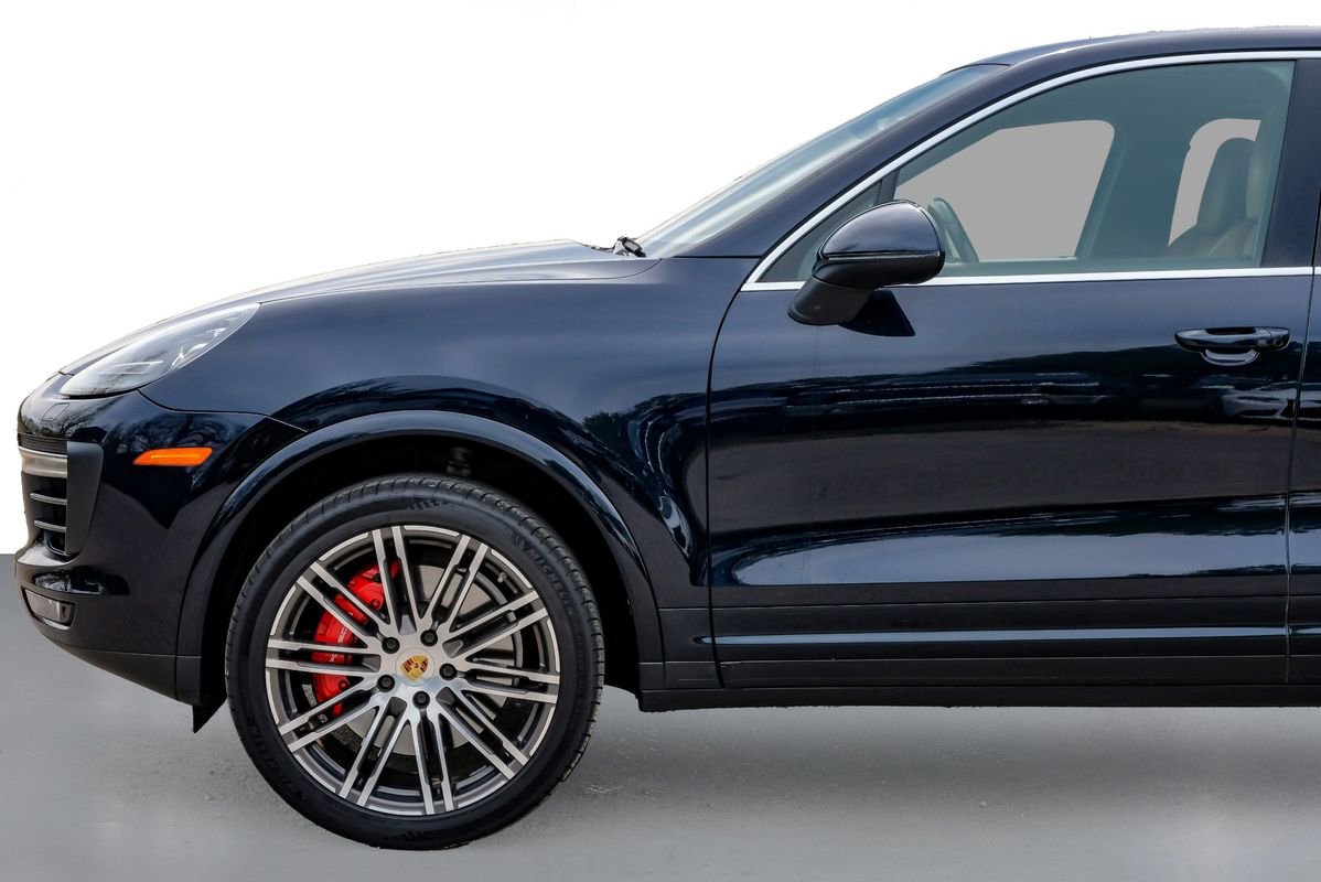 Used 2018 Porsche Cayenne Turbo image 9