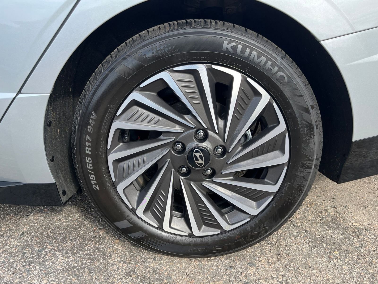 Used 2025 Hyundai Sonata SEL FWD image 28