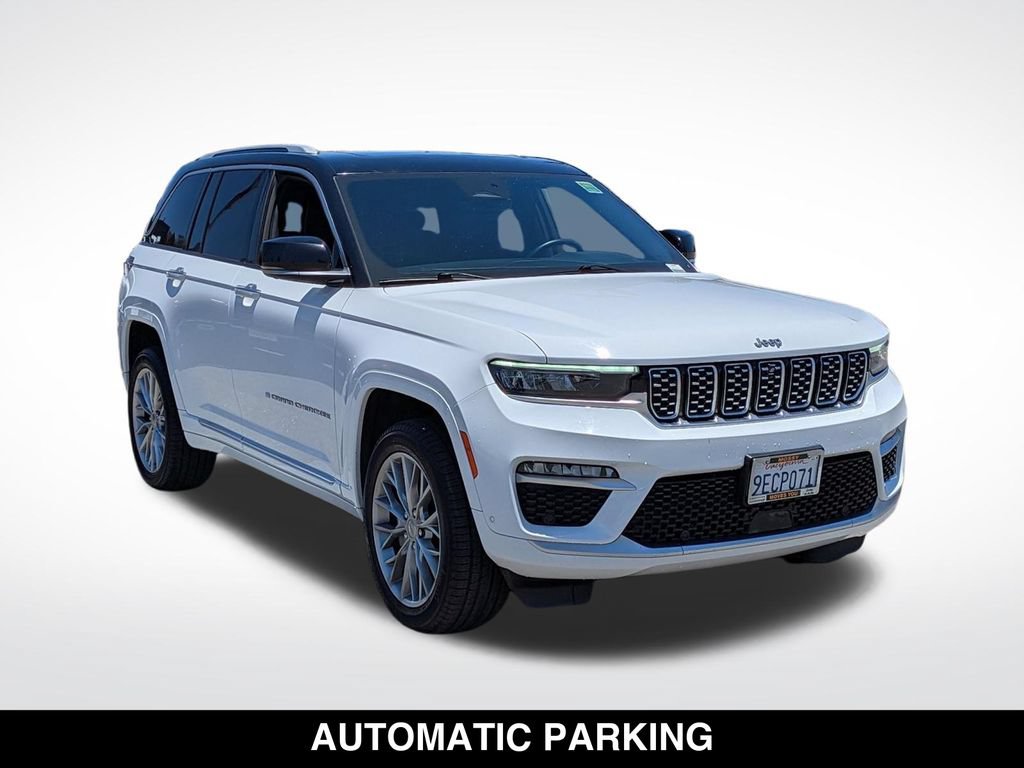 Certified 2022 Jeep Grand Cherokee Summit w/ Luxury Tech Group V RWD image 2