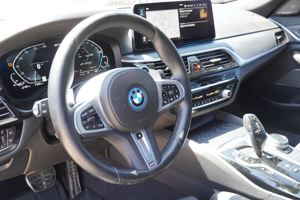 Used 2022 BMW 530e w/ Premium Package RWD image 19