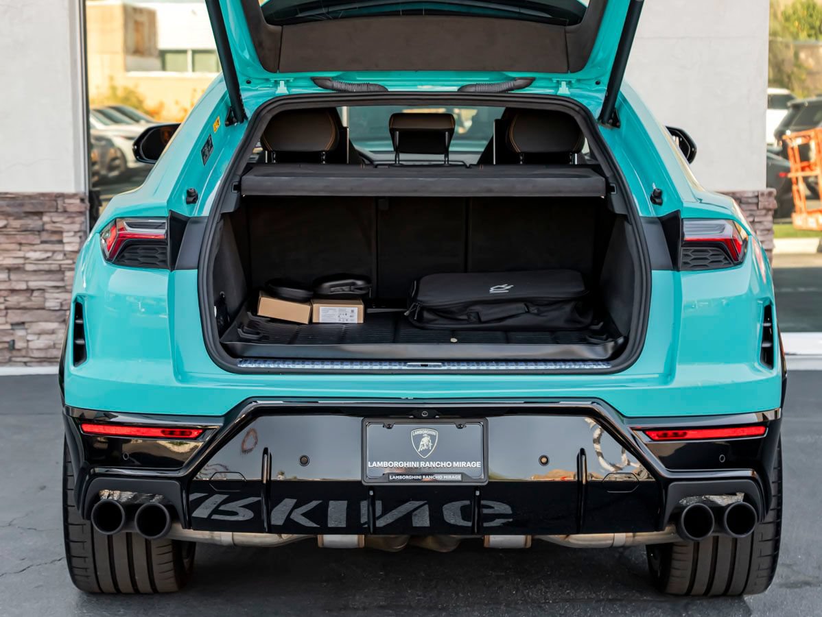 Used 2025 Lamborghini Urus SE AWD/4WD image 29