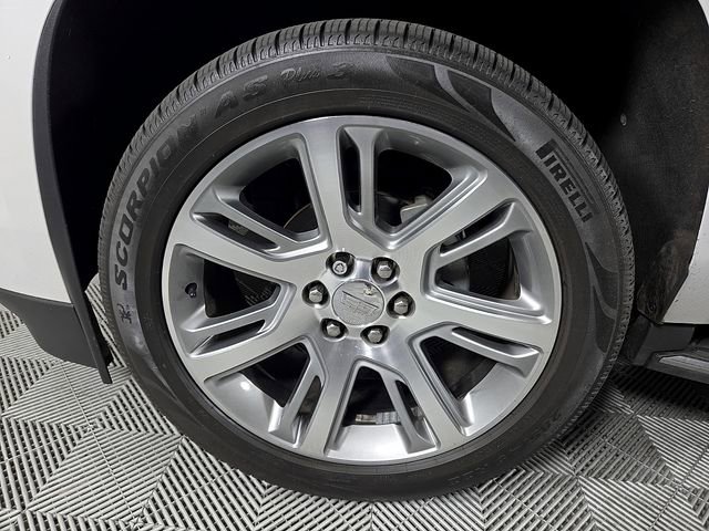 Used 2016 Cadillac Escalade Luxury image 9