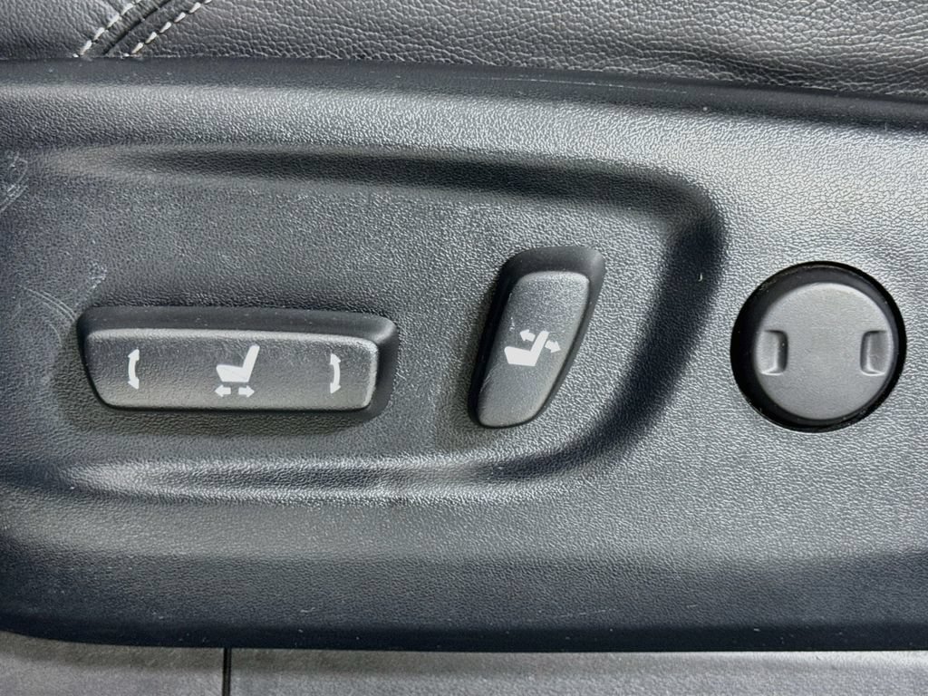 Used 2019 Toyota 4Runner Limited AWD/4WD image 17