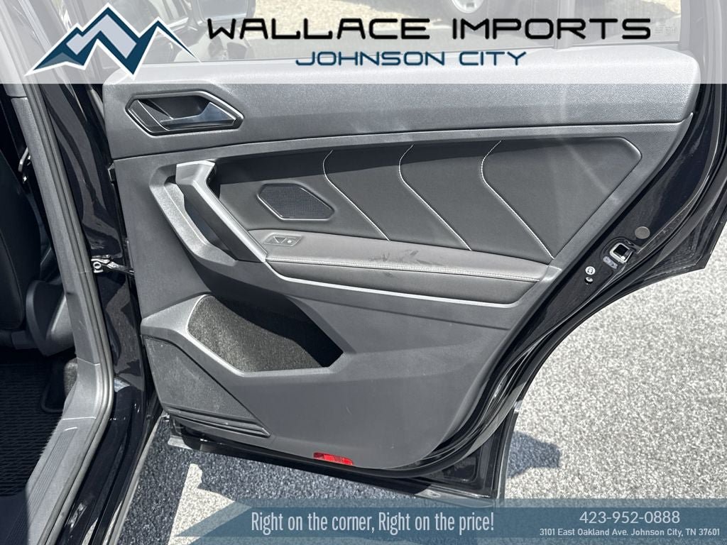 Certified 2024 Volkswagen Tiguan SEL R-Line AWD/4WD image 41