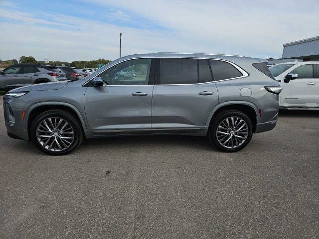Used 2025 Buick Enclave Avenir w/ Super Cruise Package image 2
