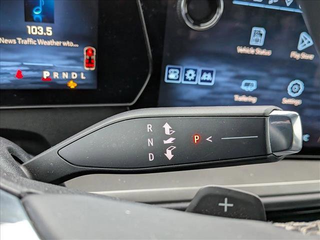 Used 2025 Chevrolet Traverse LT image 12