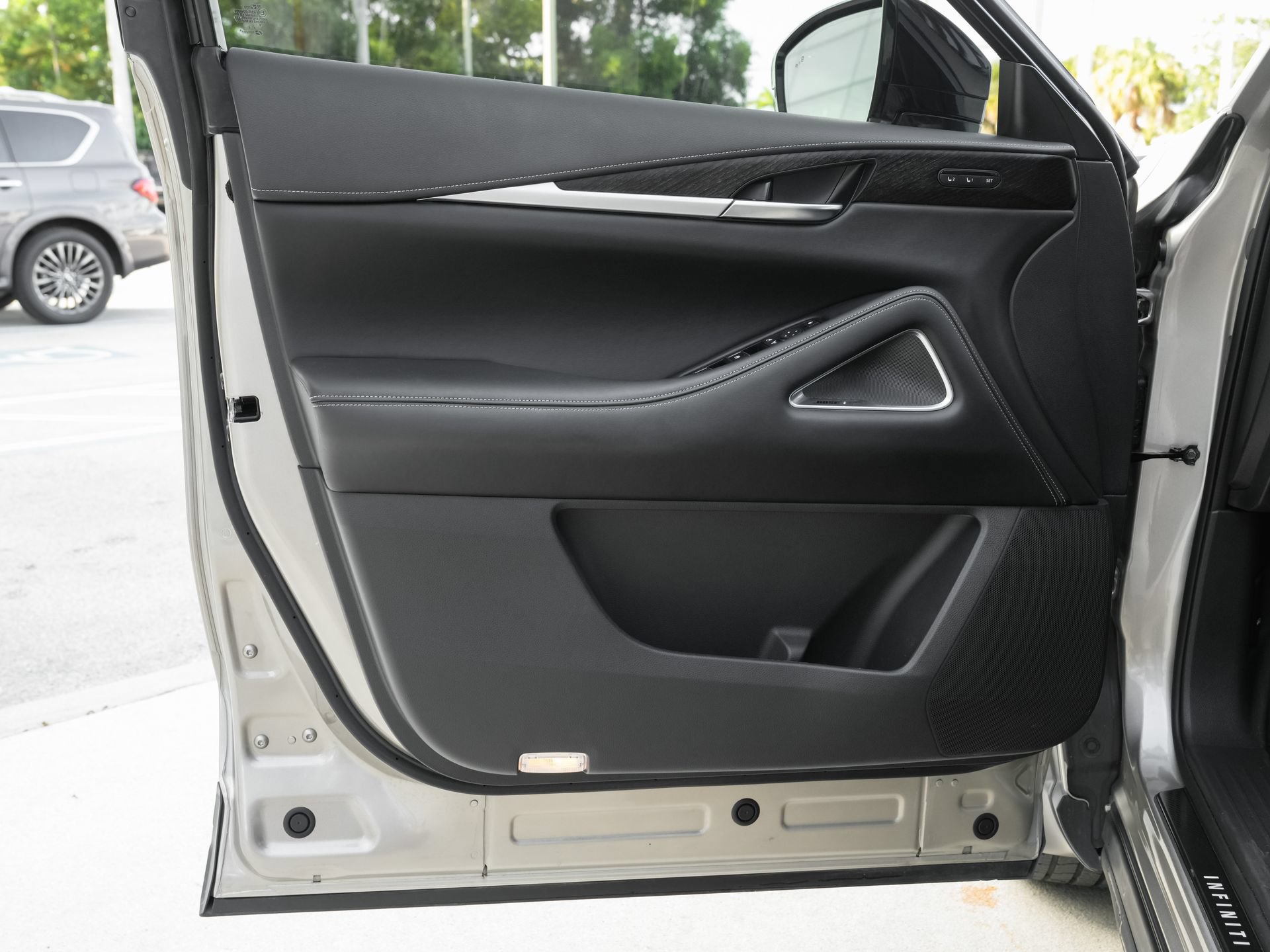 Certified 2023 INFINITI QX60 Sensory w/ Vision Package FWD image 30