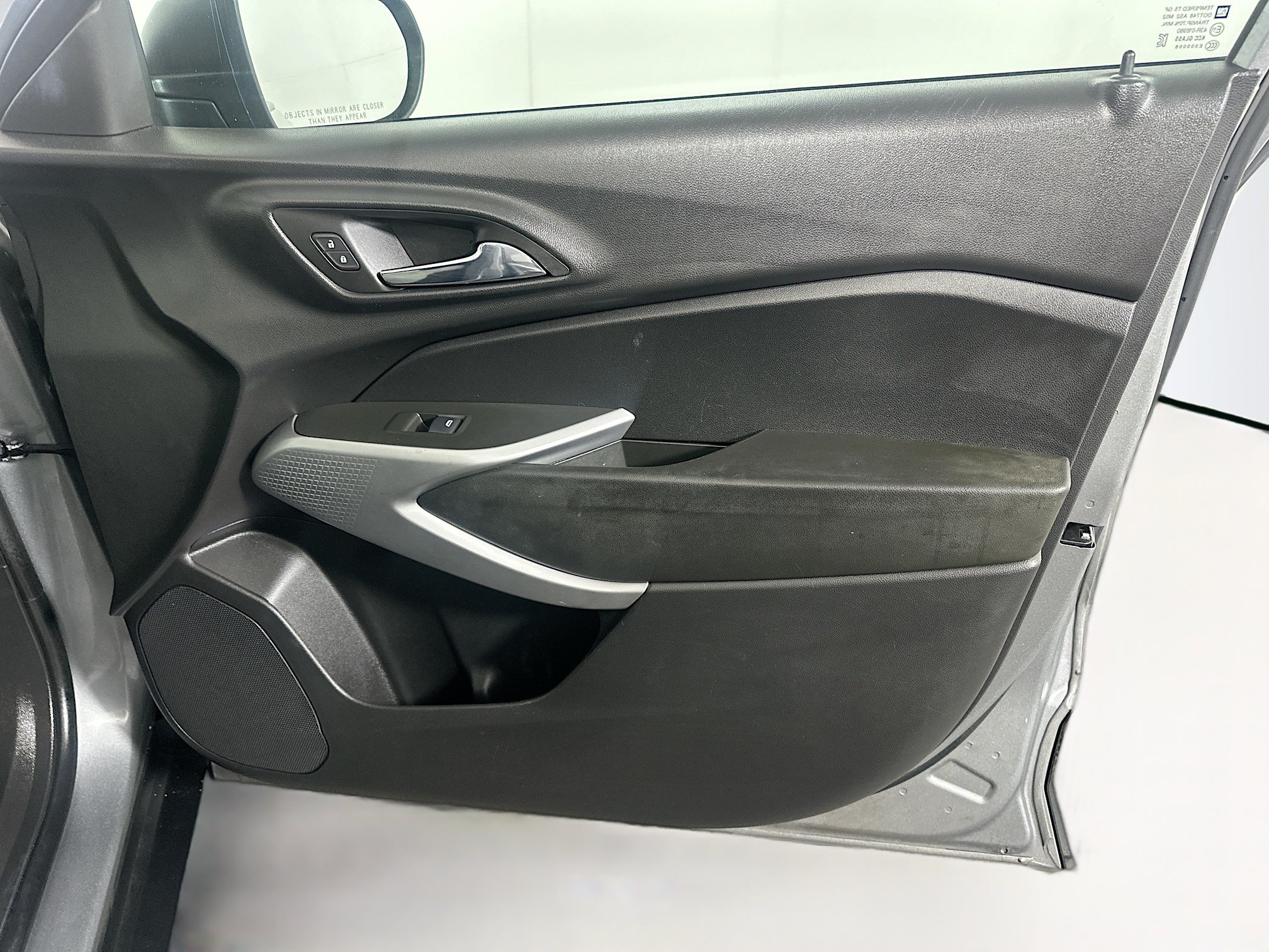 Used 2024 Chevrolet Trax LS FWD image 31