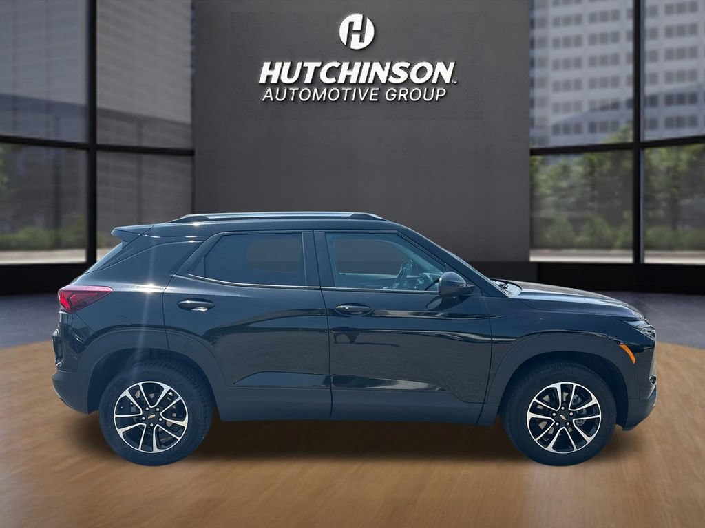 Used 2025 Chevrolet TrailBlazer LT AWD/4WD image 8