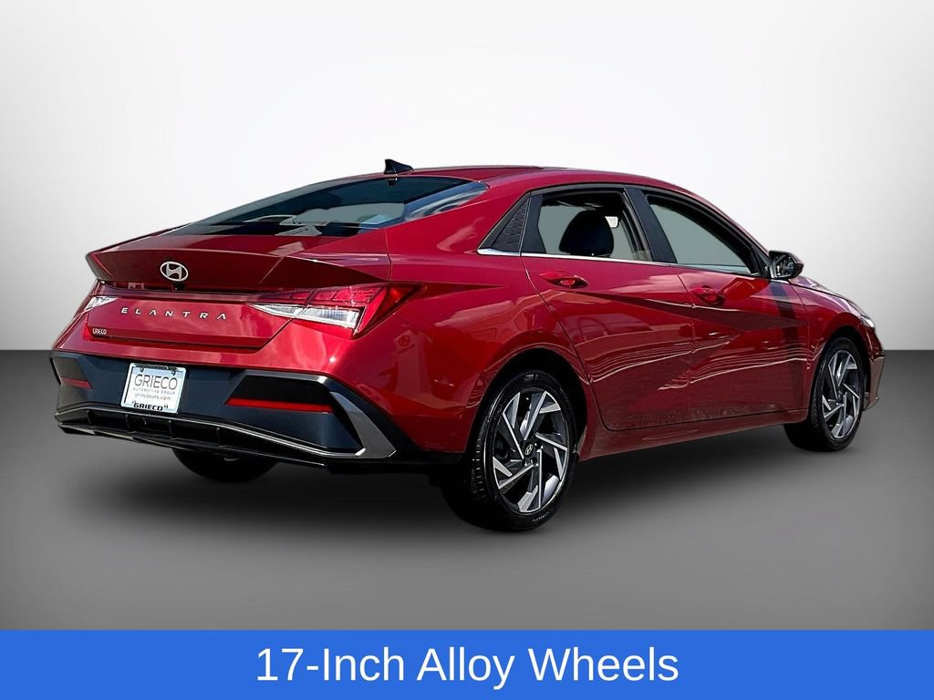 Used 2025 Hyundai Elantra SEL FWD image 7