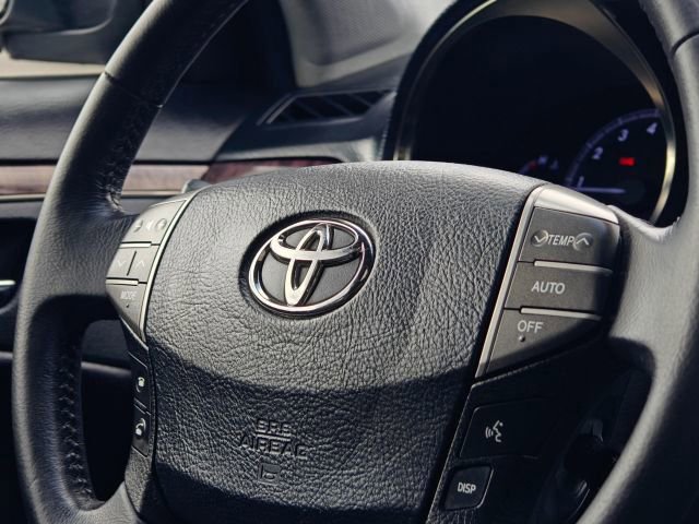 Used 2012 Toyota Avalon FWD image 19