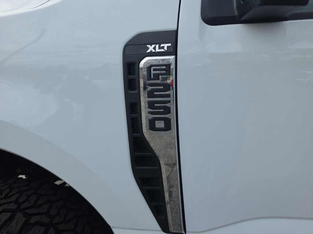 Used 2023 Ford F250 XLT AWD/4WD image 8