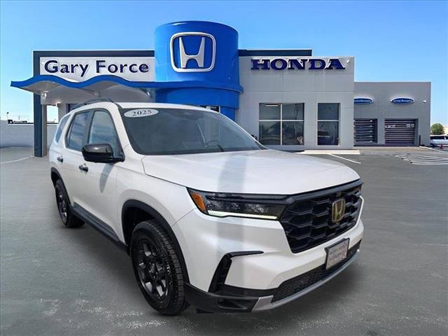 Certified 2025 Honda Pilot TrailSport
