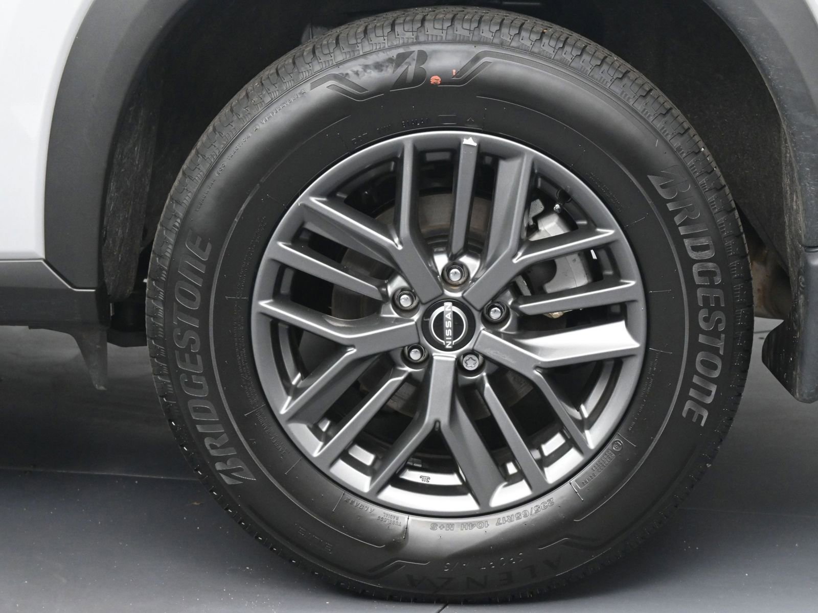 Used 2025 Nissan Rogue S image 18