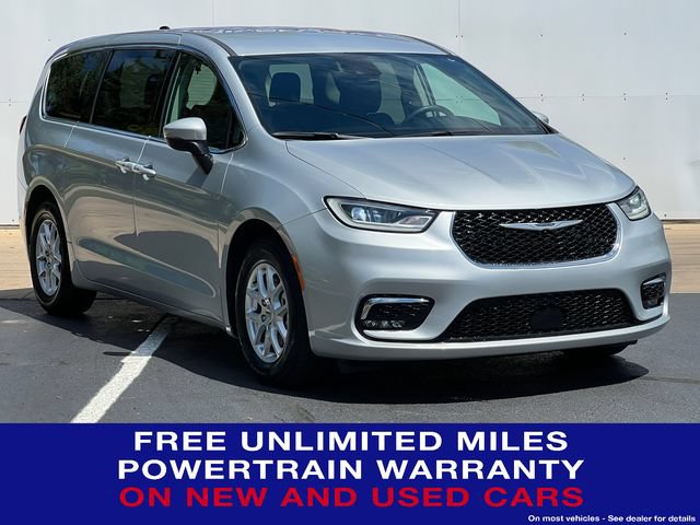 Used 2023 Chrysler Pacifica Touring-L FWD image 1