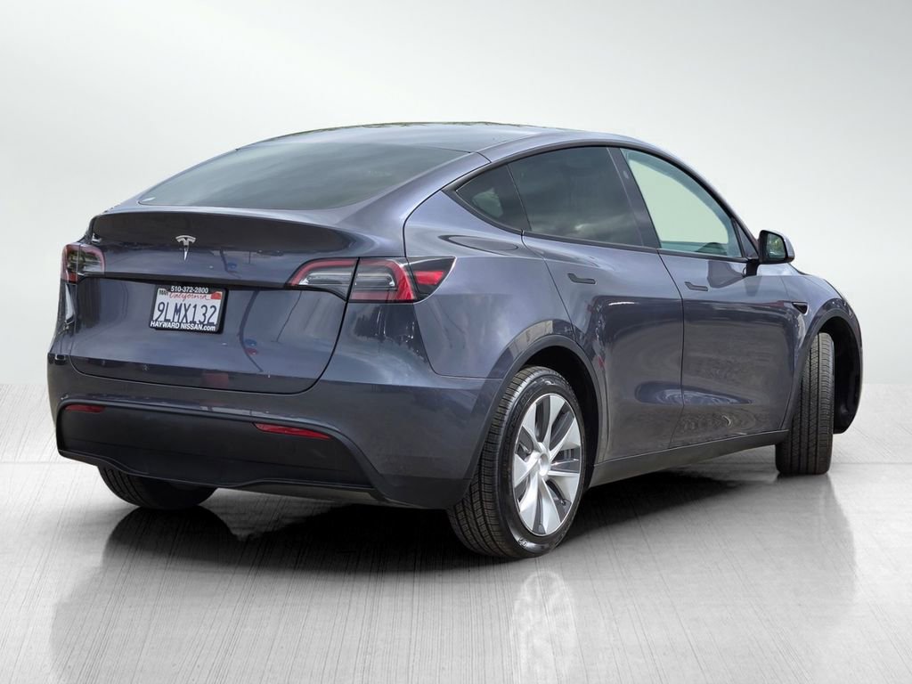 Used 2023 Tesla Model Y 2WD image 4