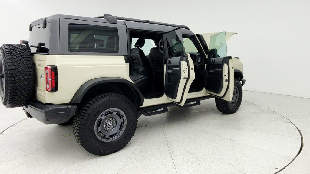 Used 2022 Ford Bronco Everglades image 13
