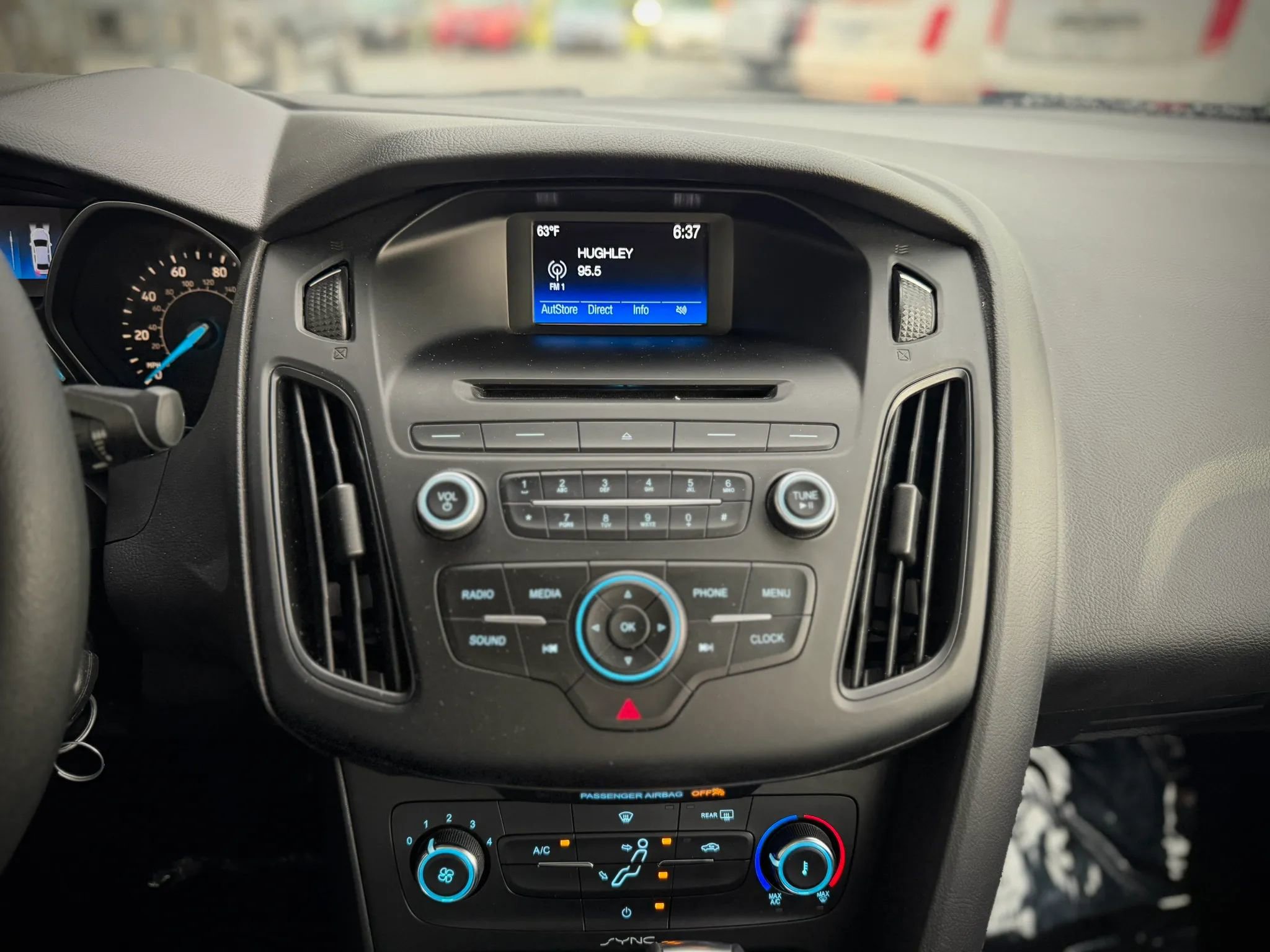 Used 2016 Ford Focus SE w/ SE Power Seat Package FWD image 13