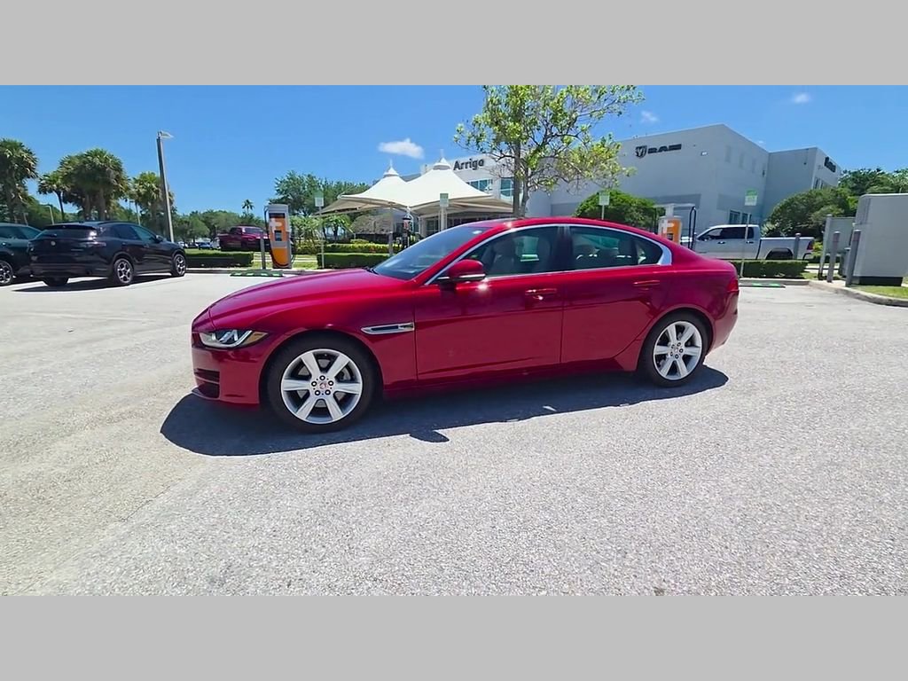 Used 2017 Jaguar XE Premium RWD image 12