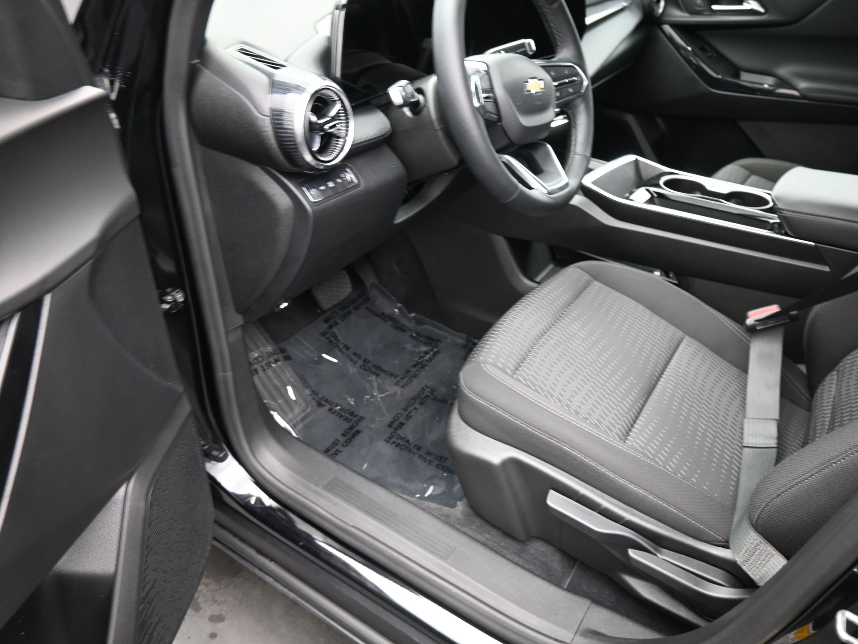 Used 2025 Chevrolet Equinox LT image 14