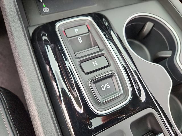 Used 2025 Honda Pilot Touring image 16
